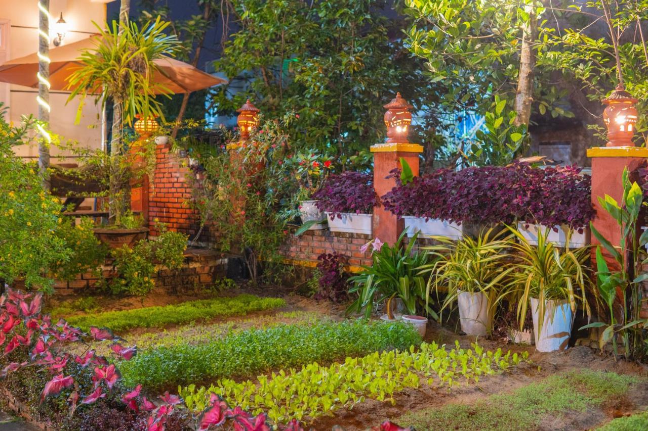 Strawberry Garden Homestay Хойан Экстерьер фото