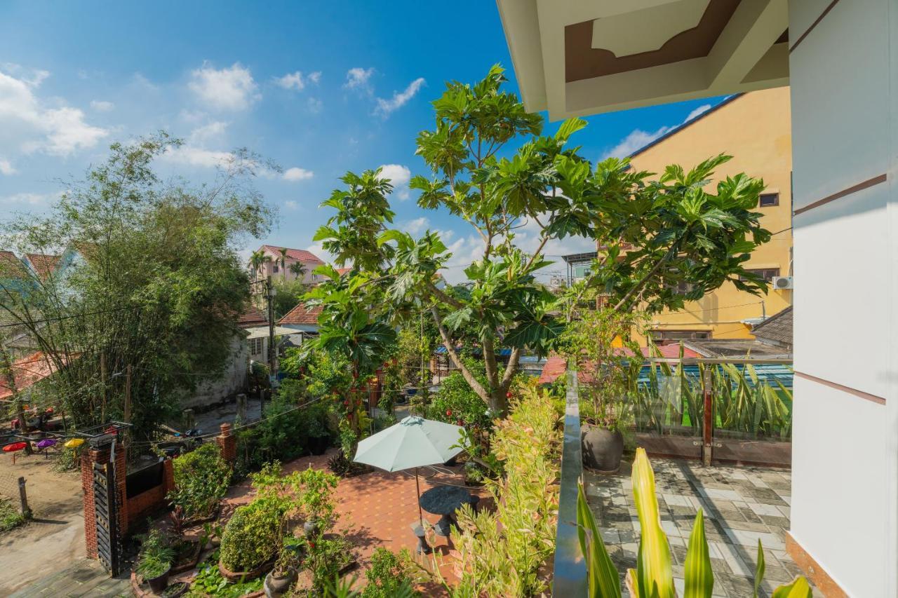Strawberry Garden Homestay Хойан Экстерьер фото