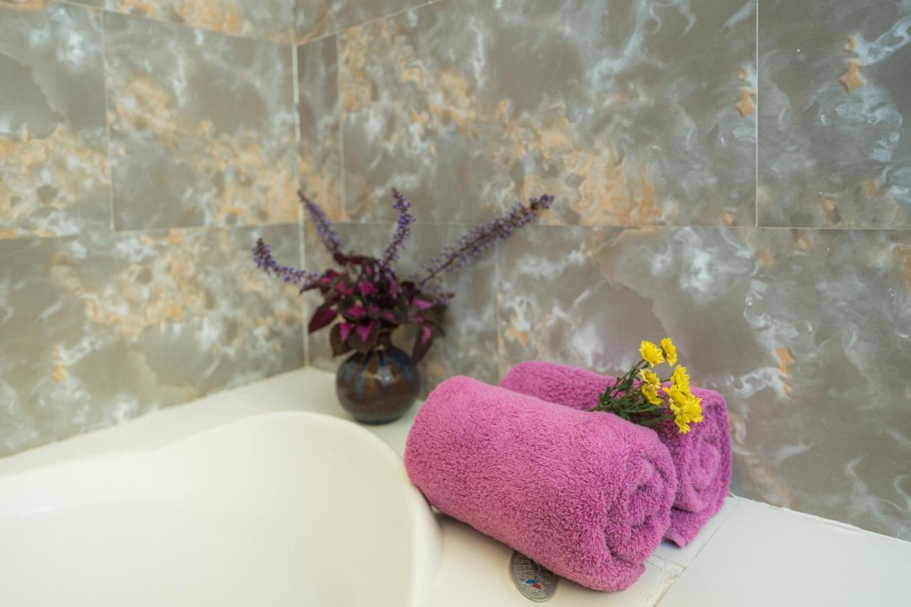Strawberry Garden Homestay Хойан Экстерьер фото